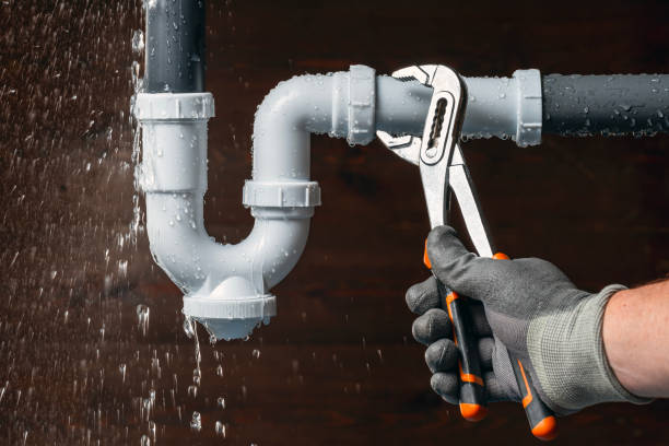 Professional Leak Detection technician working in Galesburg, IL